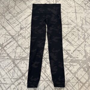Spanx by‎ Sara Blakely camo leggings size Large NWOT